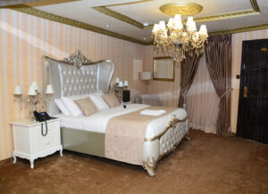 Royal luxury suite bed