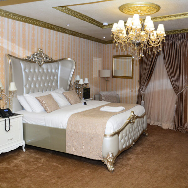 Royal luxury suite bed