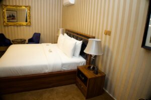 No 1 Hotel Royal Luxury Room bed