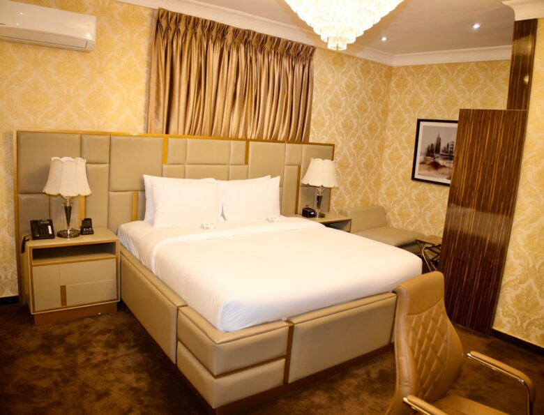 No 1 Hotel and Lounge Super Luxury Rooms Queen size bed
