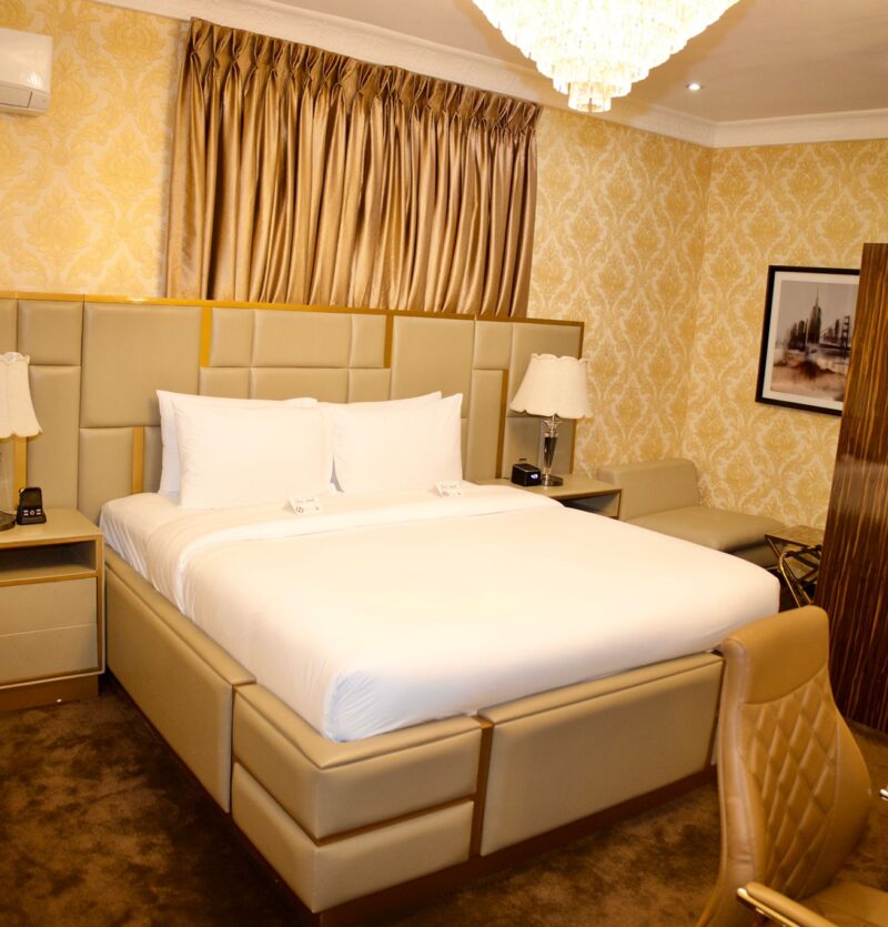 No 1 Hotel and Lounge Super Luxury Rooms Queen size bed