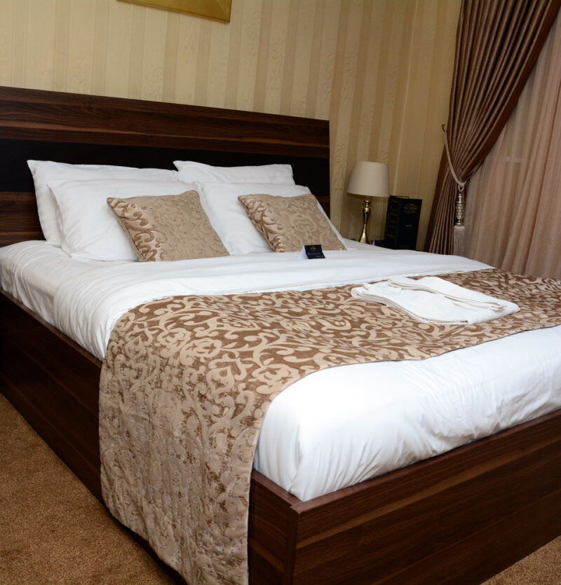 No 1 hotel luxury room bed