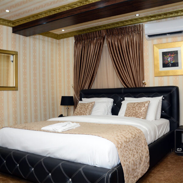 No 1 hotel royal rooms